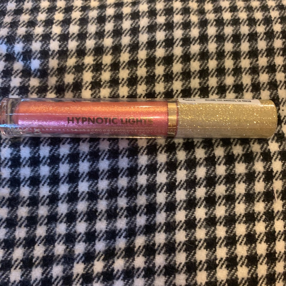 A pink lipgloss.